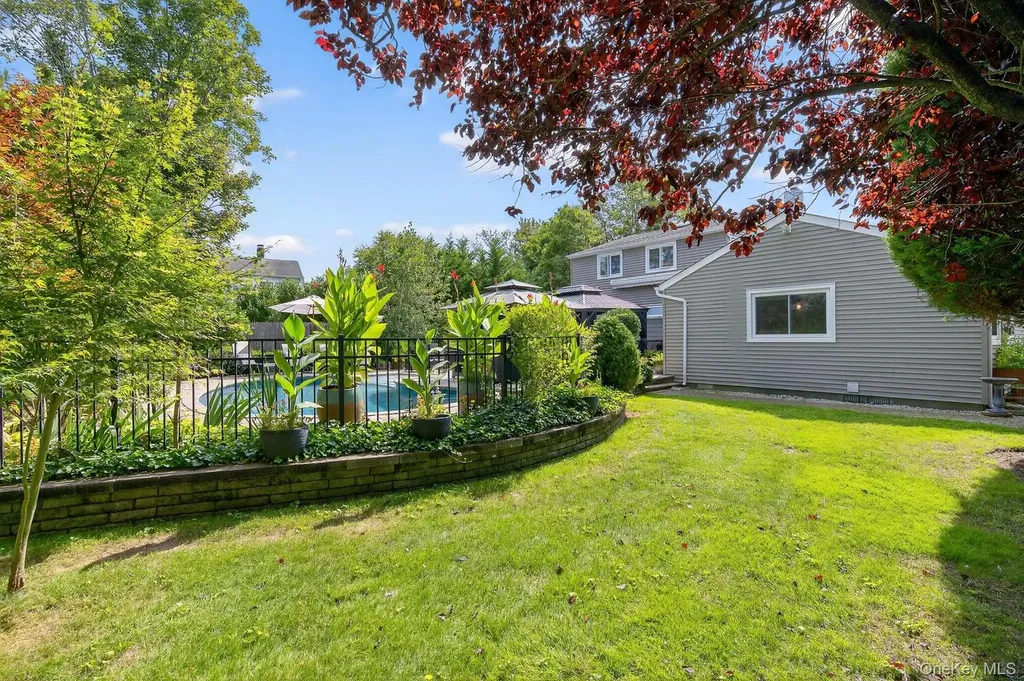 51 Kingsland Place Babylon NY 11702