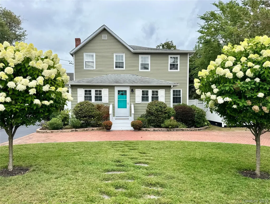51 Furman Lane Patchogue NY 11772