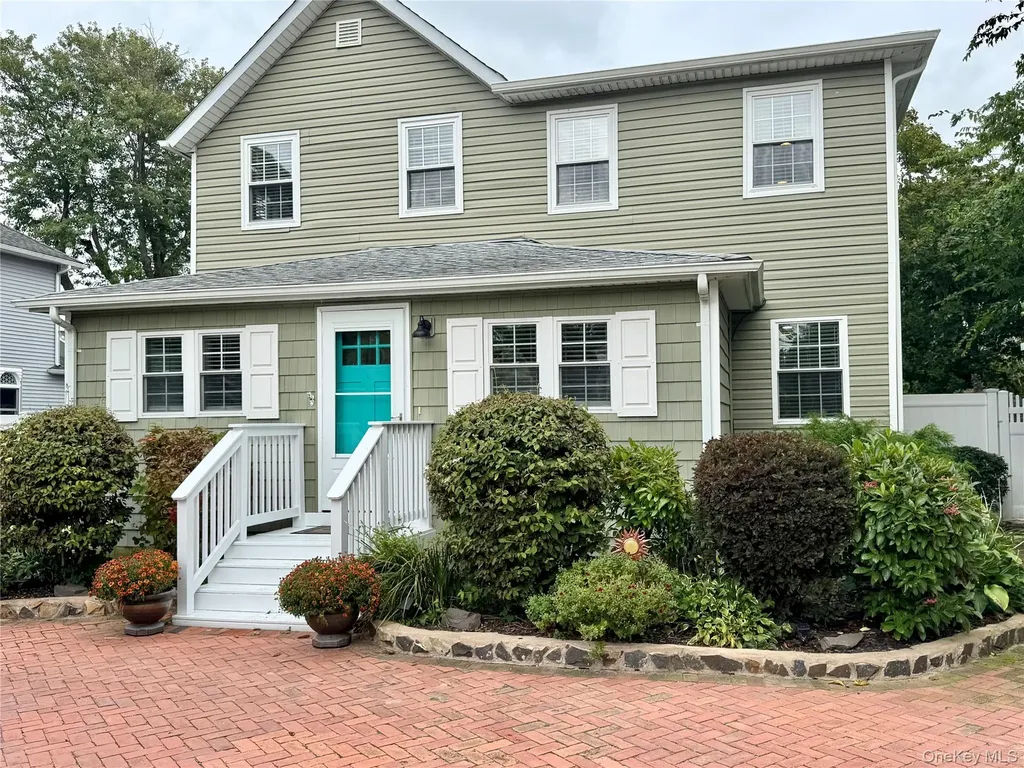 51 Furman Lane Patchogue NY 11772