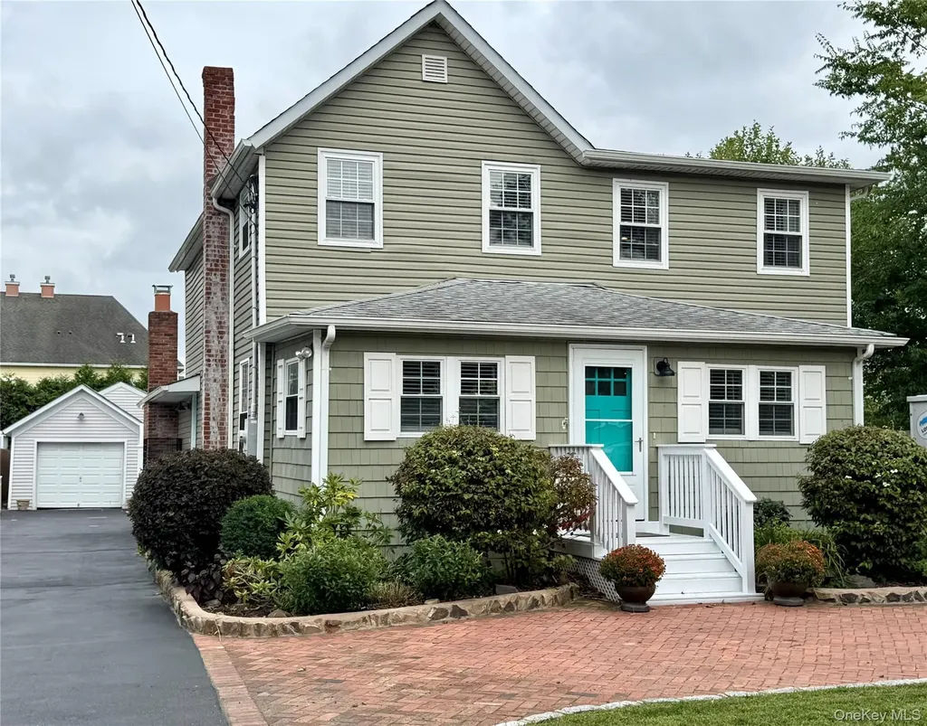 51 Furman Lane Patchogue NY 11772