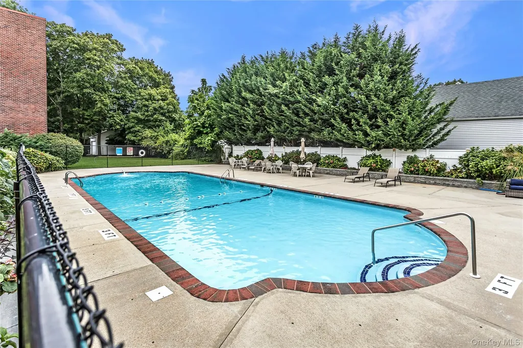 250 W Merrick Road Freeport NY 11520