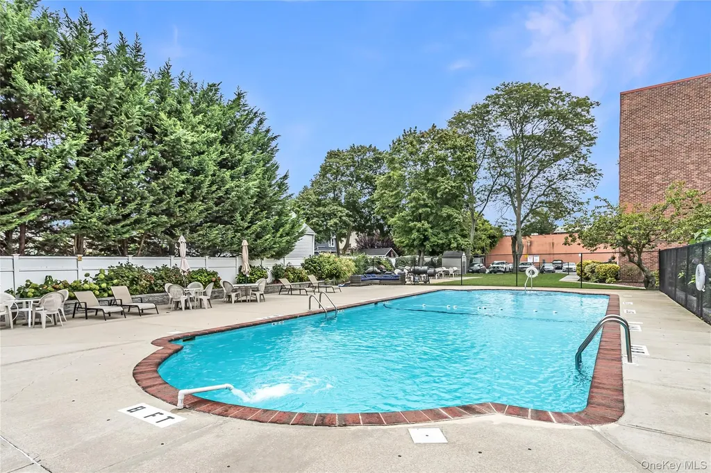 250 W Merrick Road Freeport NY 11520