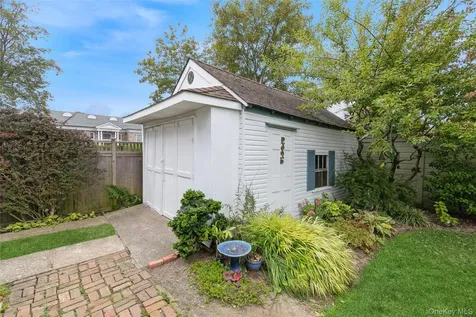 609 1st Street Greenport NY 11944