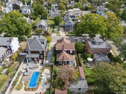 609 1st Street Greenport NY 11944