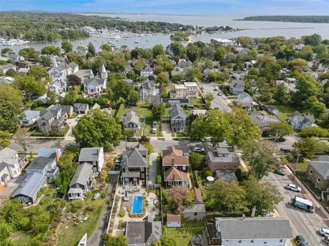 609 1st Street Greenport NY 11944