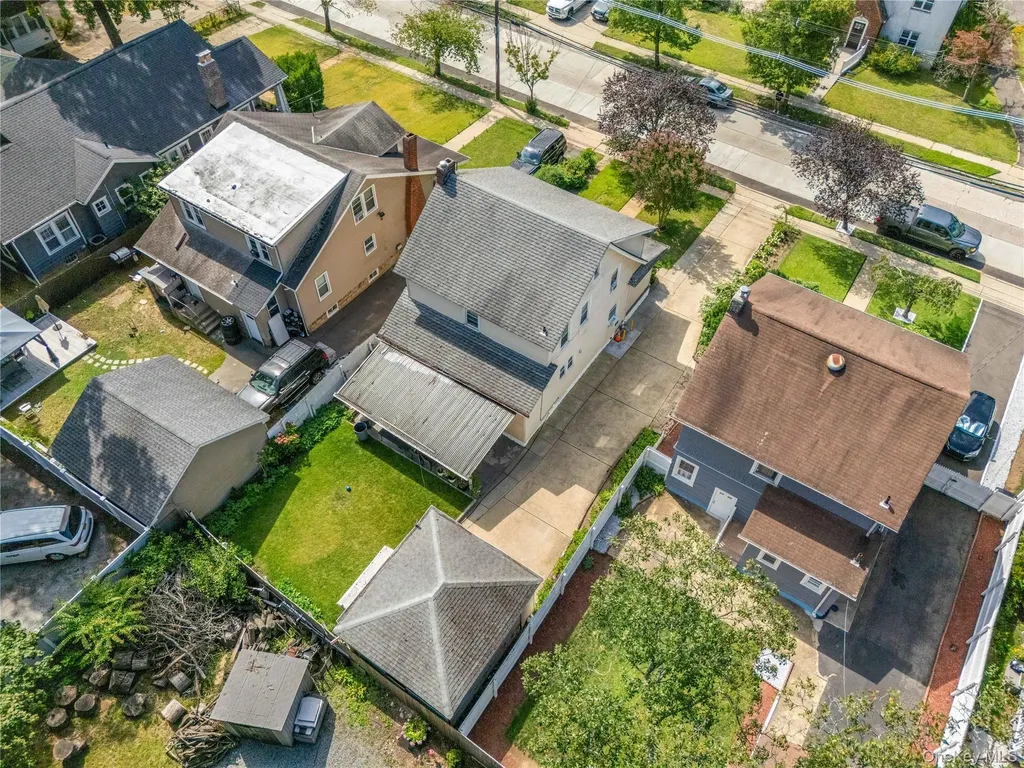187 S Long Beach Avenue Freeport NY 11520