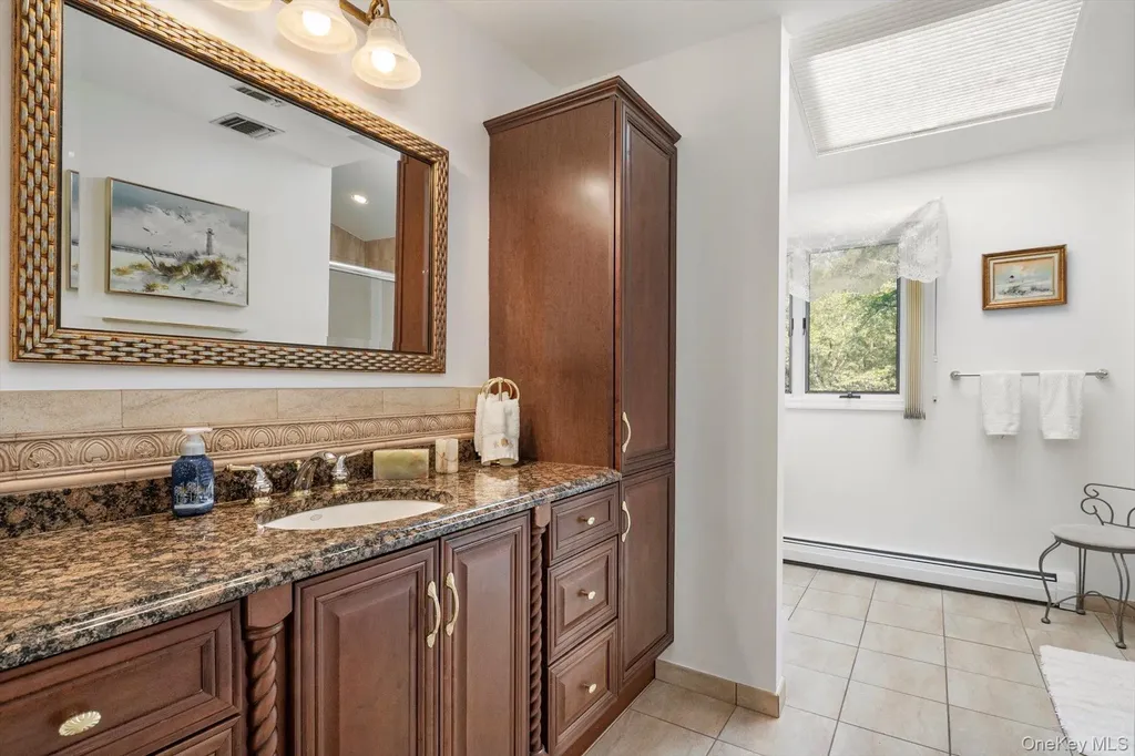 17 Treeview Drive Melville NY 11747