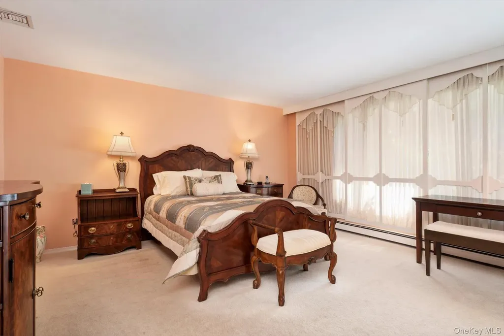17 Treeview Drive Melville NY 11747