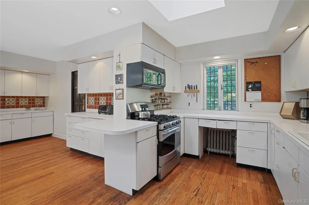 253 Cliff Avenue Pelham NY 10803