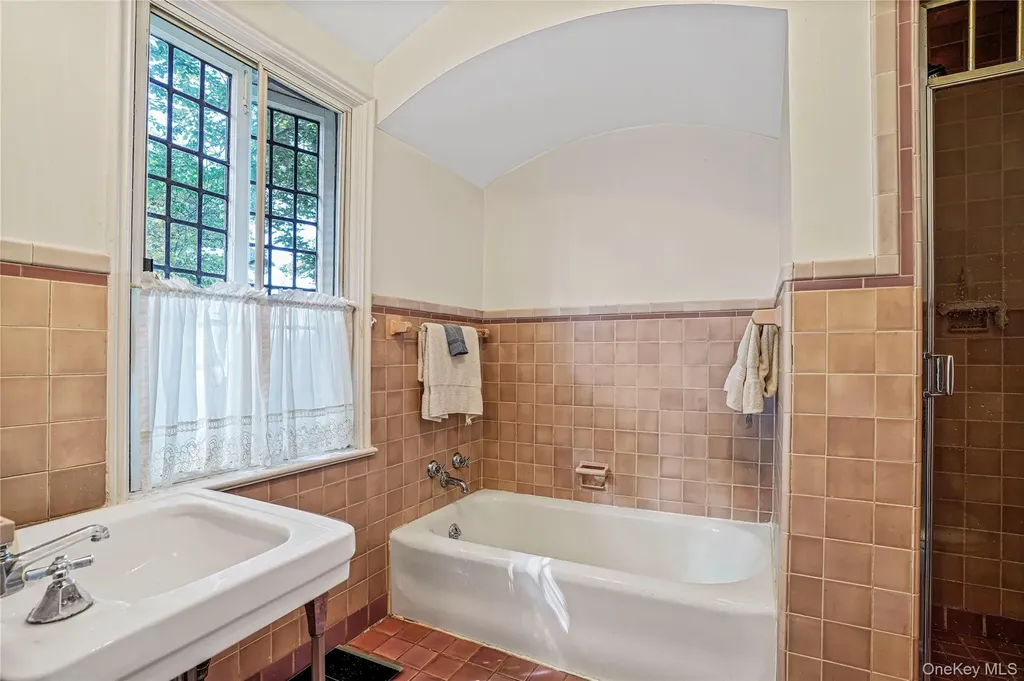 253 Cliff Avenue Pelham NY 10803