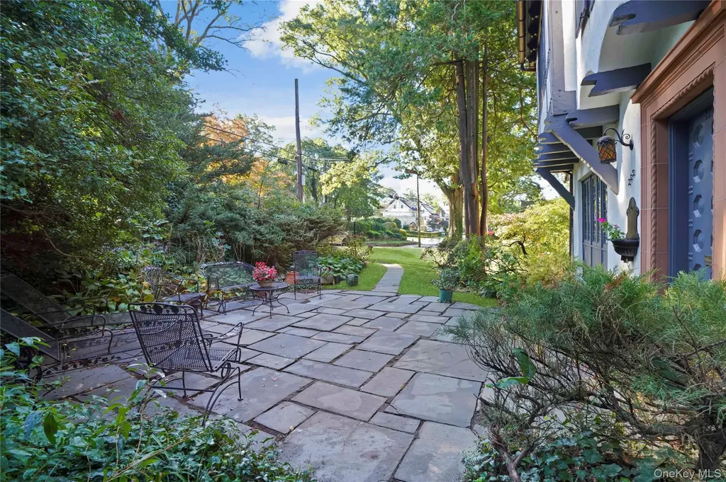 253 Cliff Avenue Pelham NY 10803