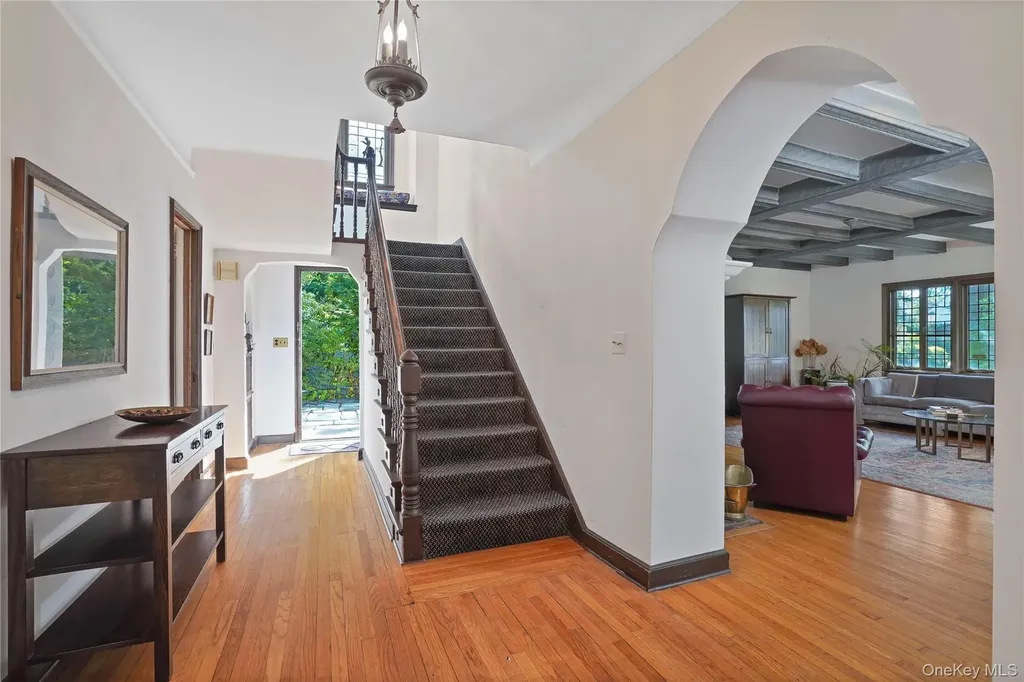 253 Cliff Avenue Pelham NY 10803