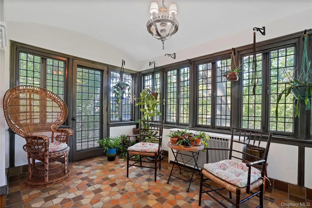 253 Cliff Avenue Pelham NY 10803