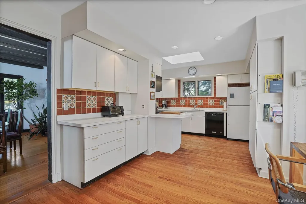 253 Cliff Avenue Pelham NY 10803