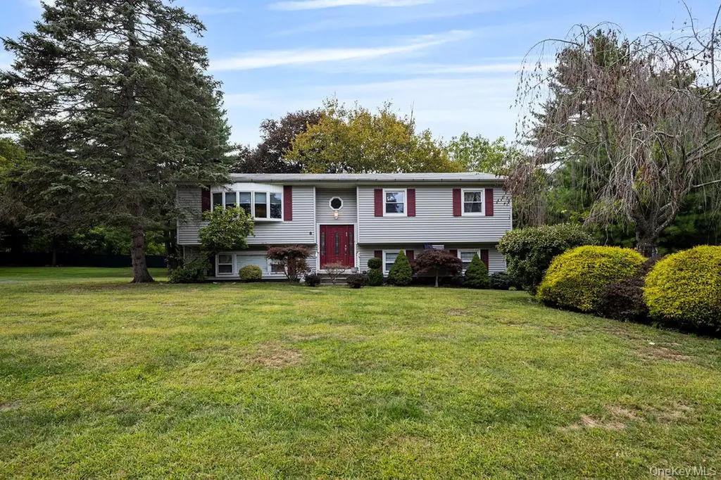 6 Fairway Oval Spring Valley NY 10977