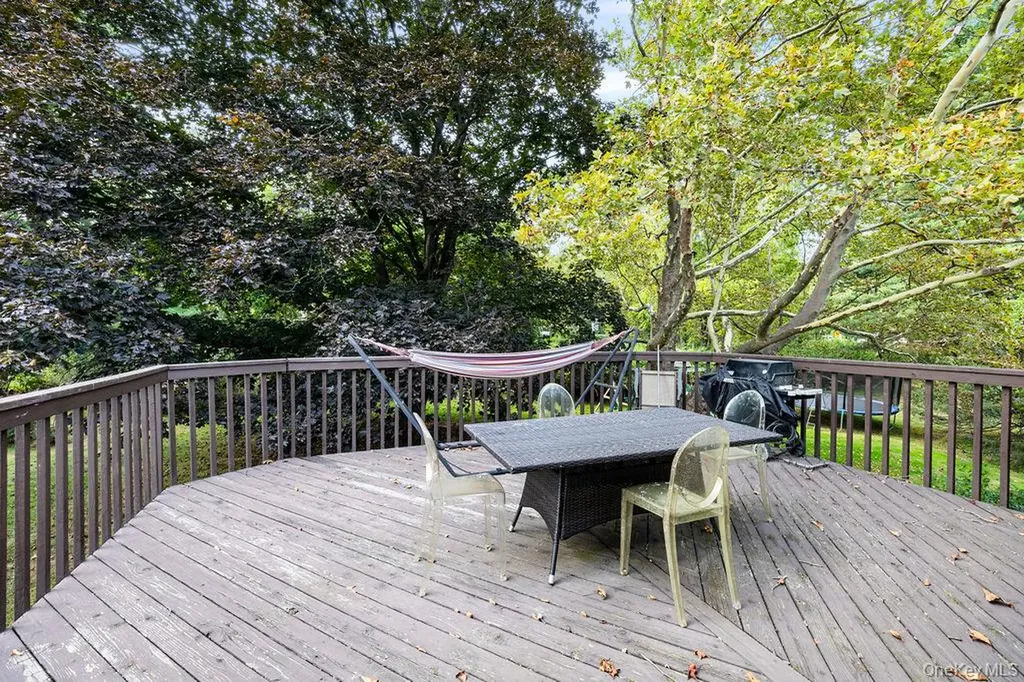 6 Fairway Oval Spring Valley NY 10977