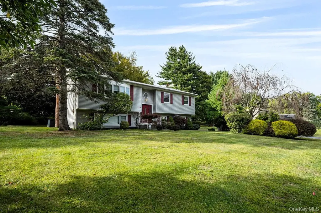 6 Fairway Oval Spring Valley NY 10977