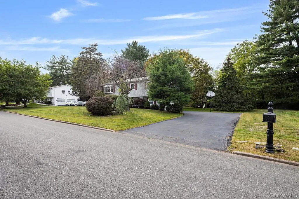 6 Fairway Oval Spring Valley NY 10977