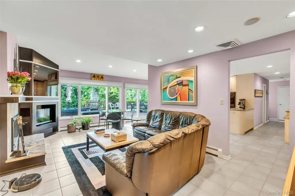 71 Hofstra Drive Plainview NY 11803