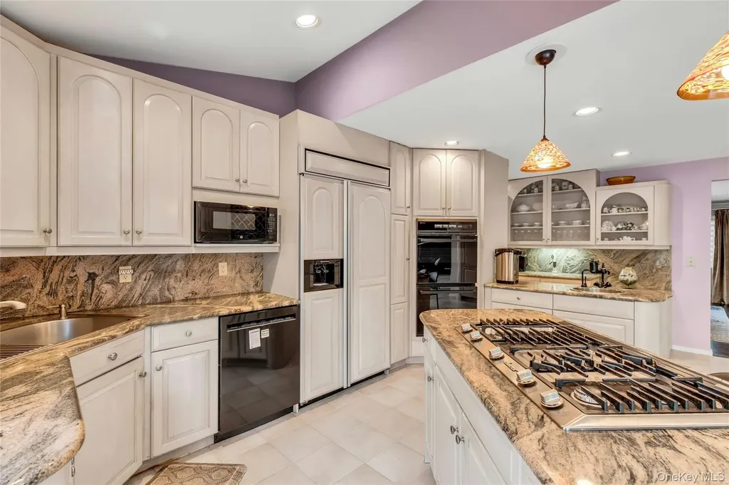 71 Hofstra Drive Plainview NY 11803