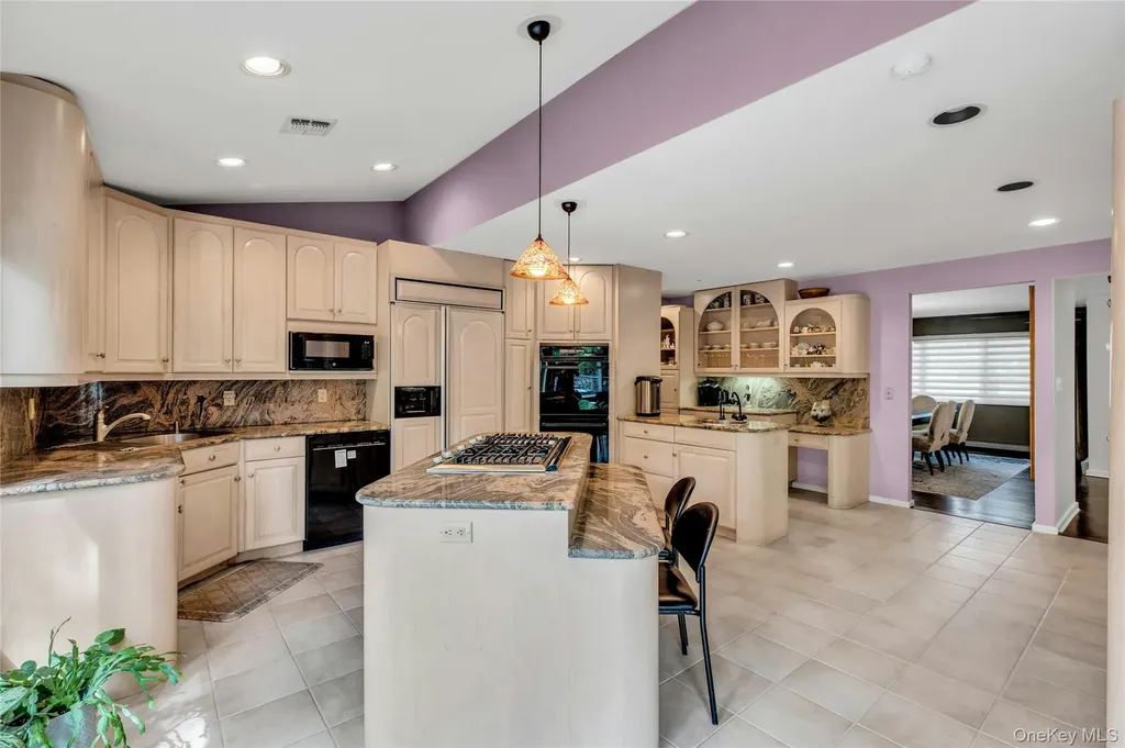 71 Hofstra Drive Plainview NY 11803