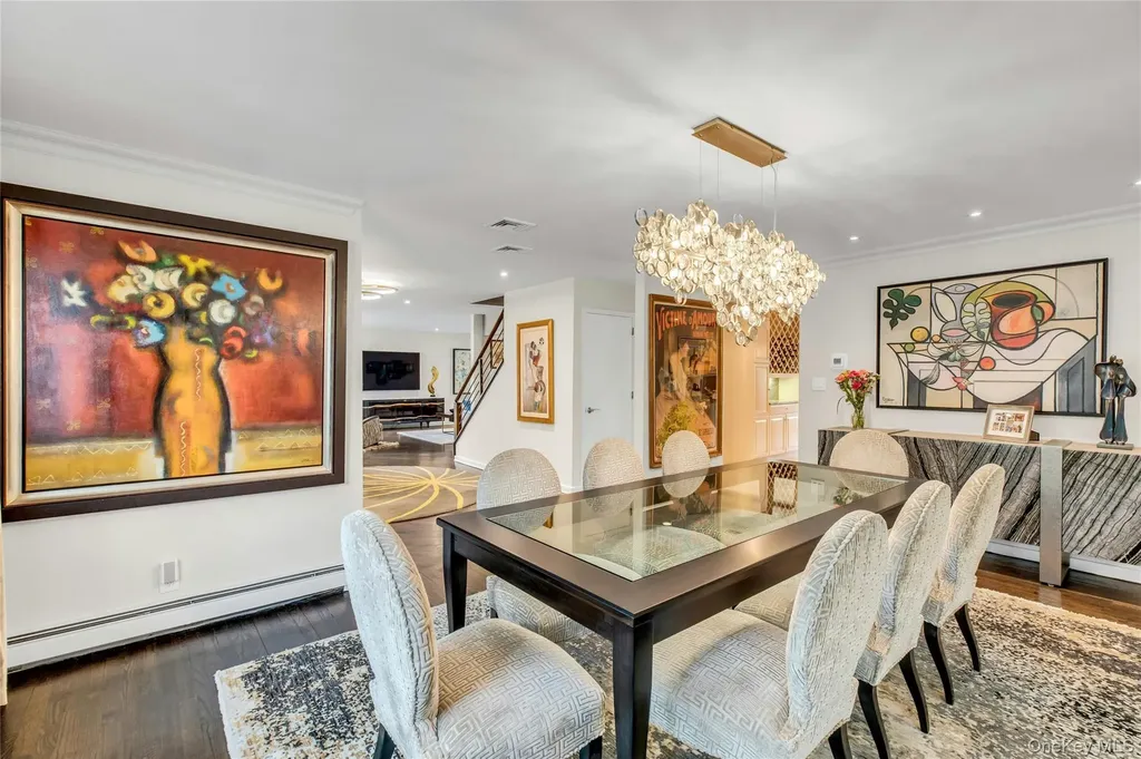 71 Hofstra Drive Plainview NY 11803