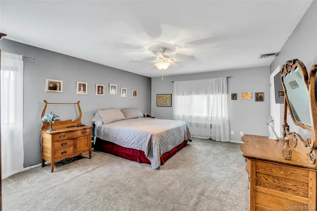 71 Hofstra Drive Plainview NY 11803