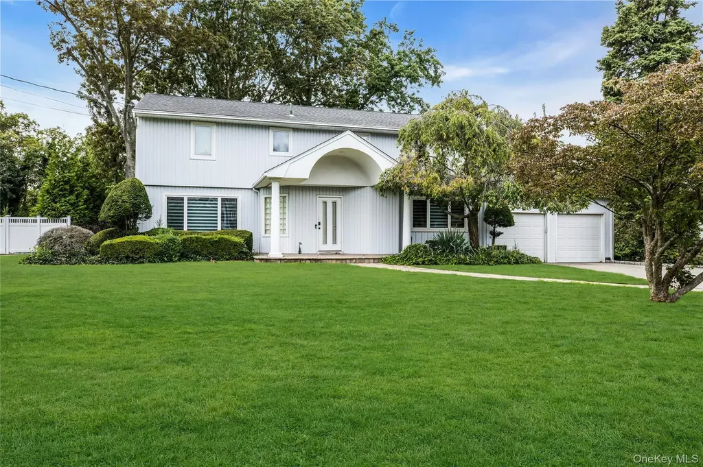 71 Hofstra Drive Plainview NY 11803