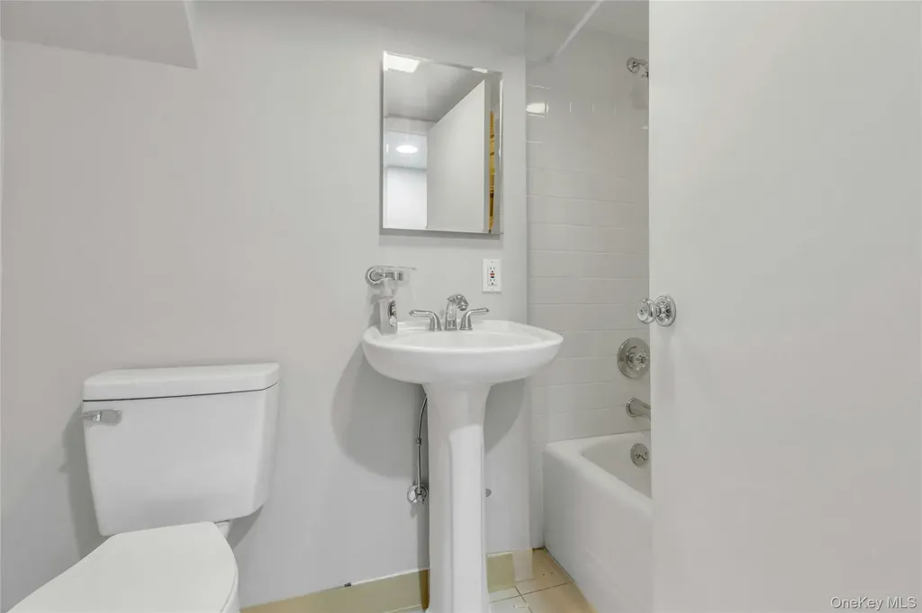 71 Hofstra Drive Plainview NY 11803