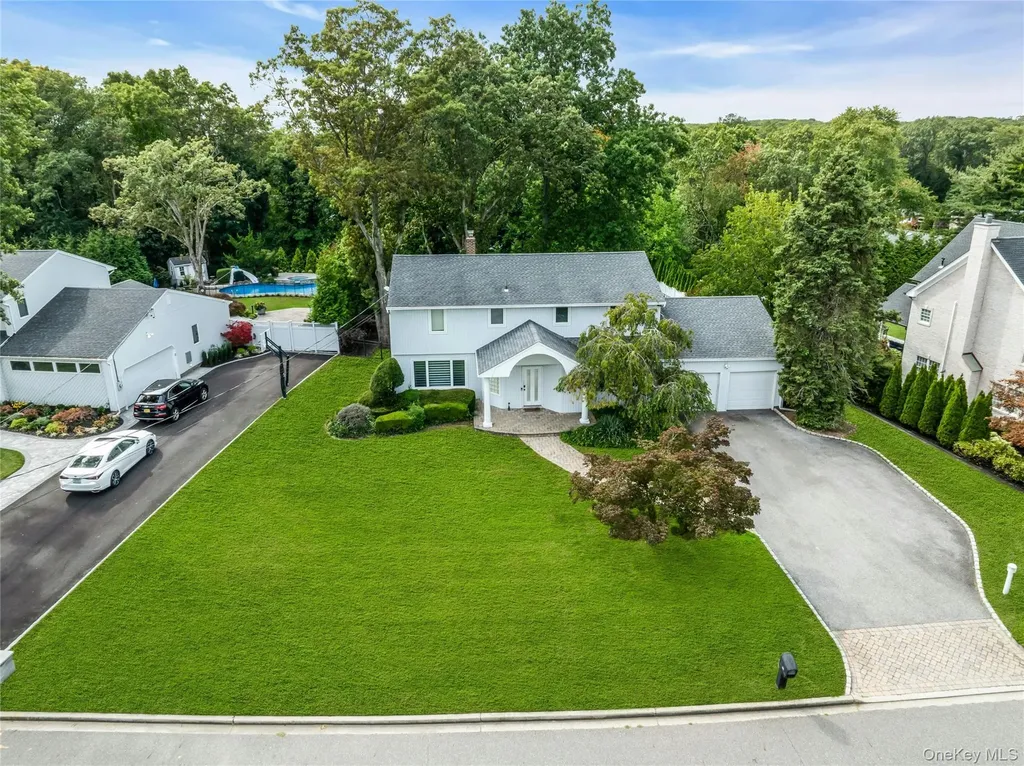 71 Hofstra Drive Plainview NY 11803