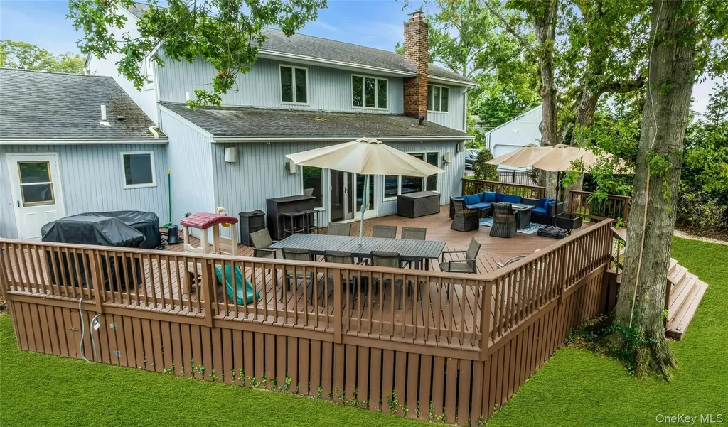 71 Hofstra Drive Plainview NY 11803