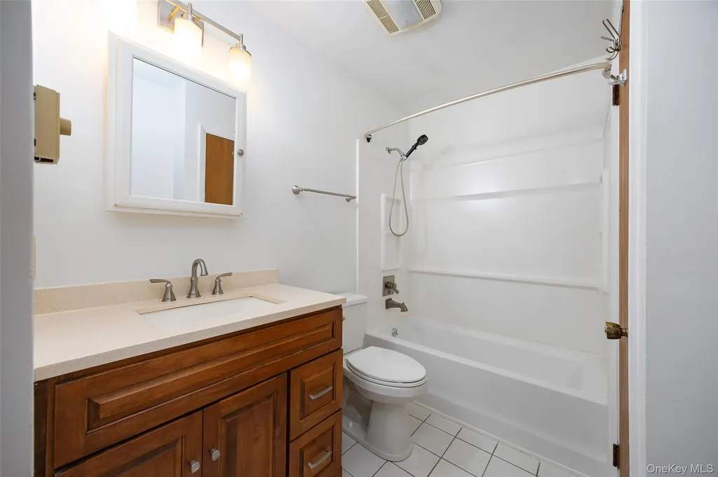 9 Hudson Heights Drive Poughkeepsie NY 12601