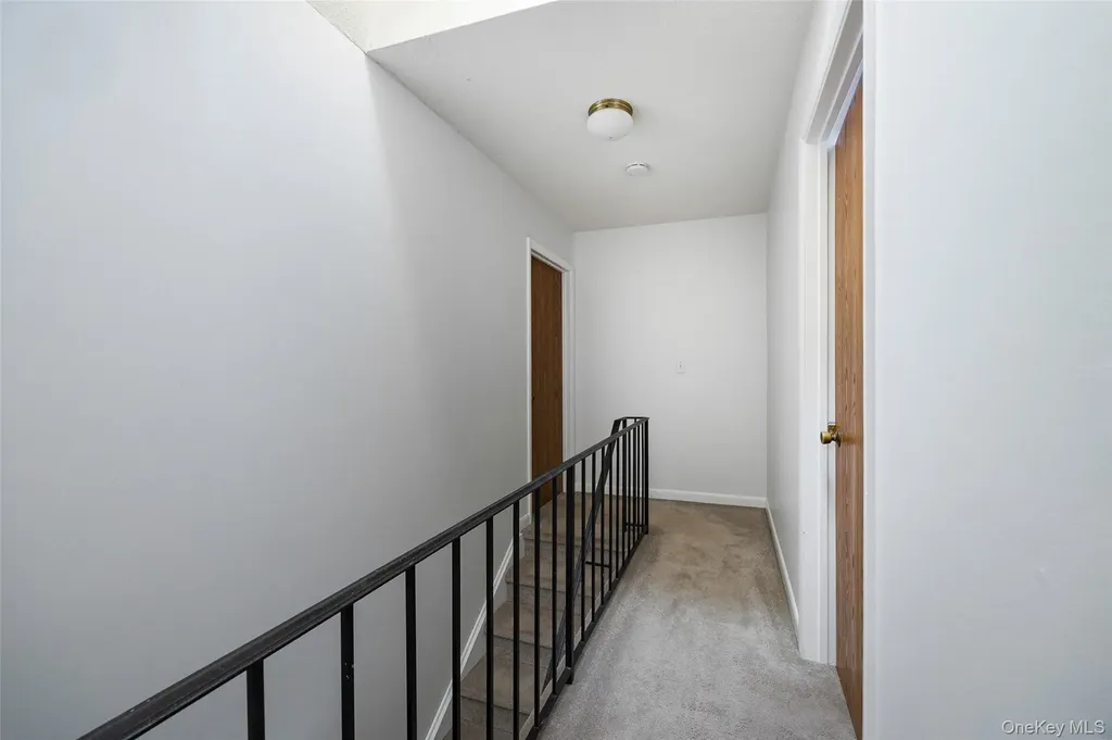 9 Hudson Heights Drive Poughkeepsie NY 12601