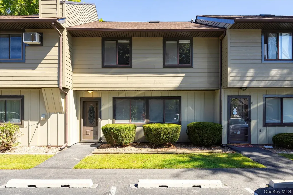 9 Hudson Heights Drive Poughkeepsie NY 12601
