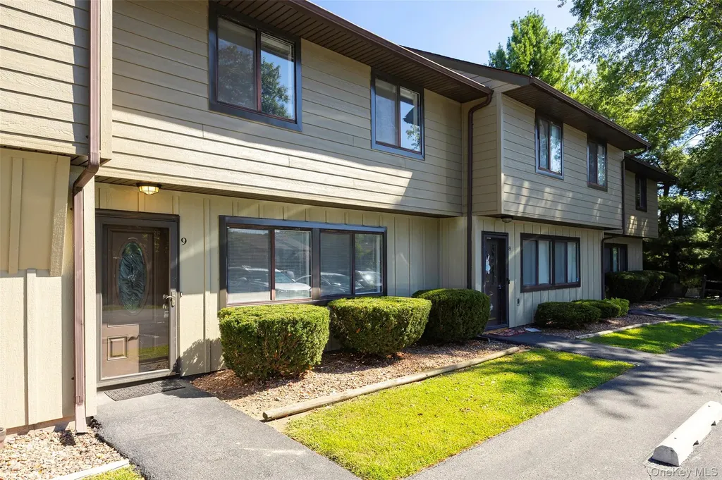 9 Hudson Heights Drive Poughkeepsie NY 12601