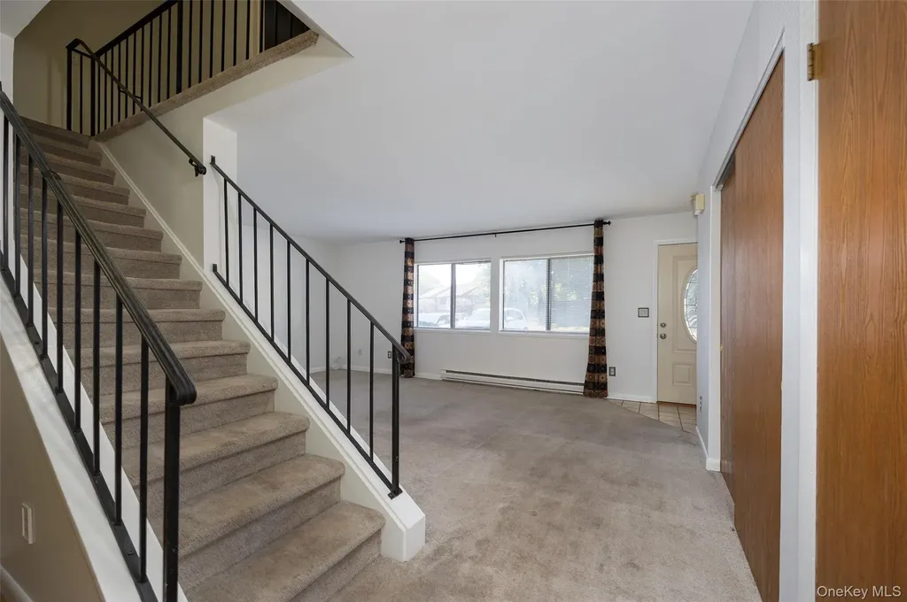 9 Hudson Heights Drive Poughkeepsie NY 12601