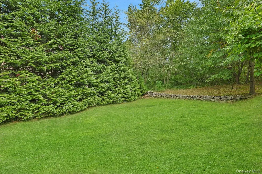 75 Lakeside Drive New Rochelle NY 10801