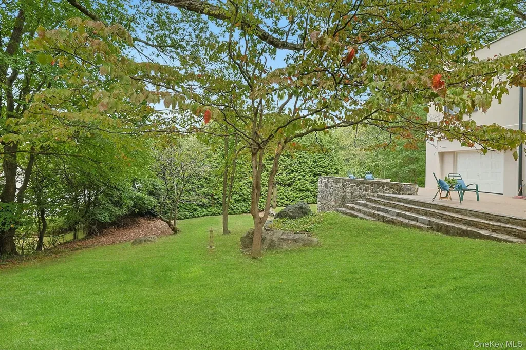 75 Lakeside Drive New Rochelle NY 10801