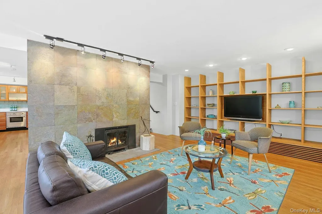 75 Lakeside Drive New Rochelle NY 10801