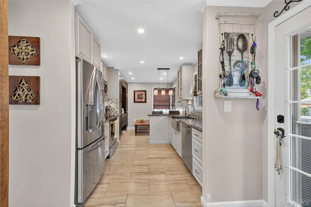 1723 Kroll Road East Meadow NY 11554