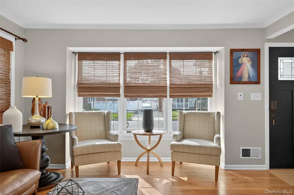 1723 Kroll Road East Meadow NY 11554