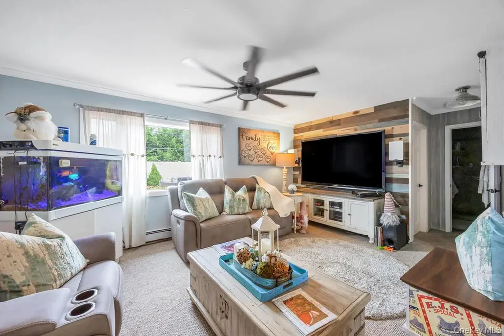 63 Silver Lane Levittown NY 11756