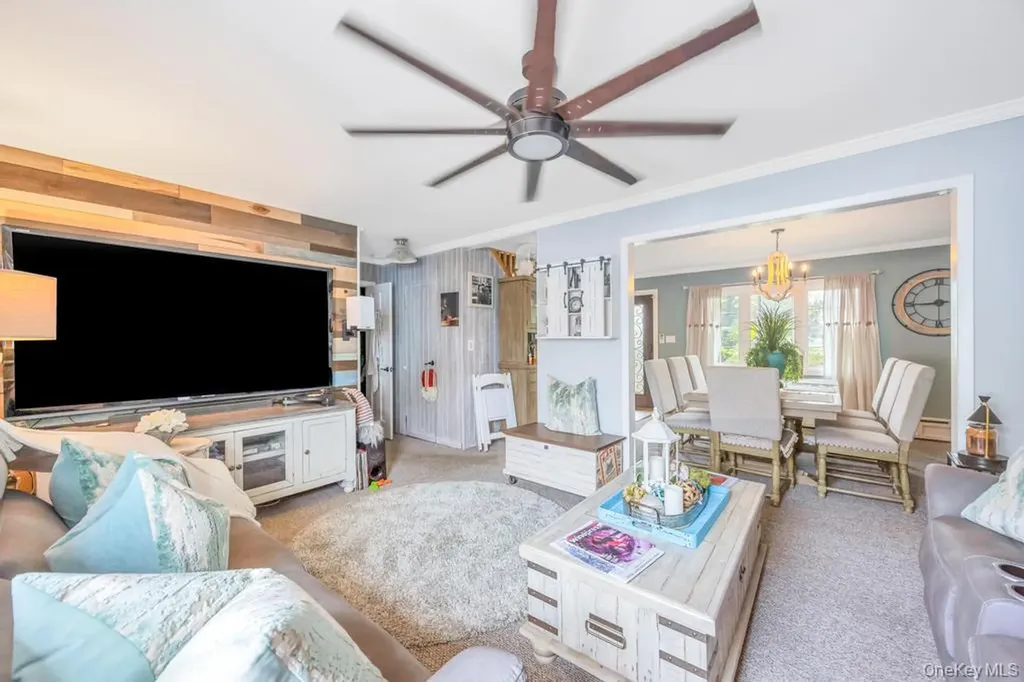 63 Silver Lane Levittown NY 11756