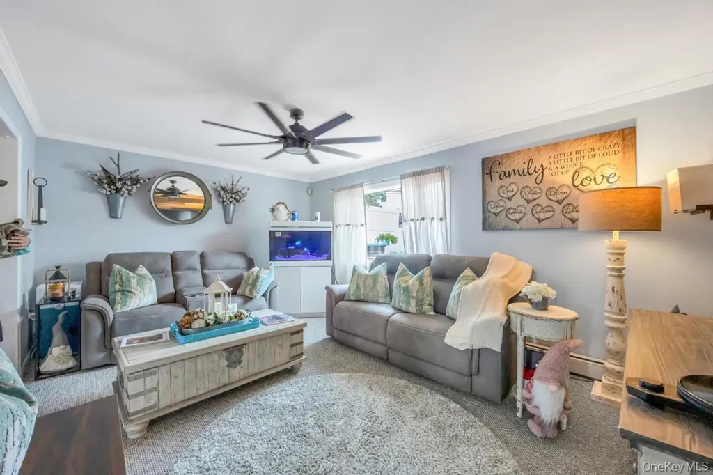 63 Silver Lane Levittown NY 11756