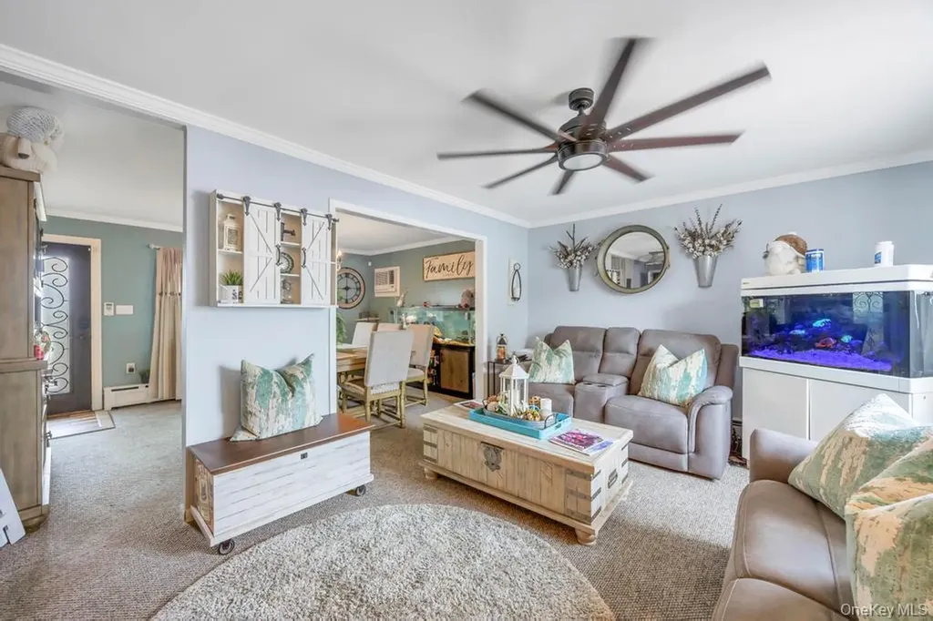 63 Silver Lane Levittown NY 11756