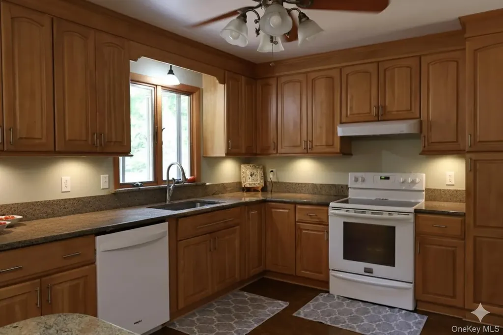 122 King Drive Poughkeepsie NY 12603