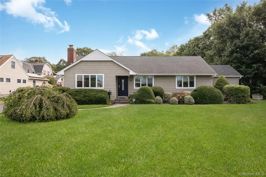 18 Central Avenue Amityville NY 11701