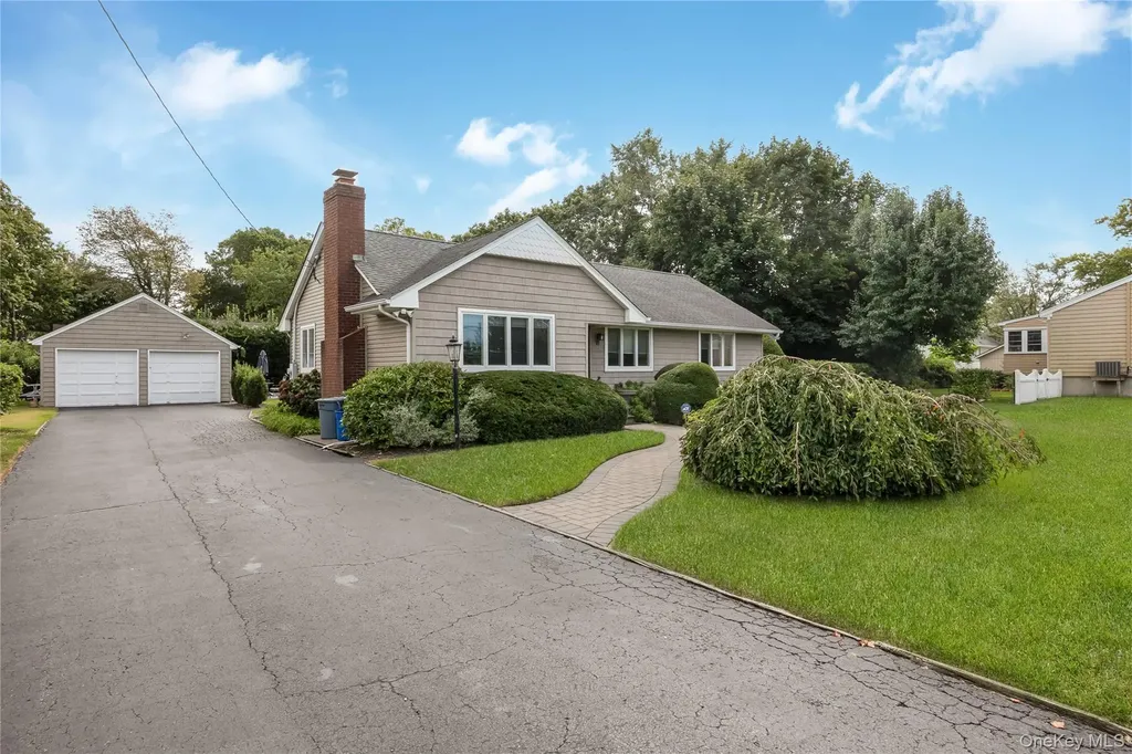 18 Central Avenue Amityville NY 11701