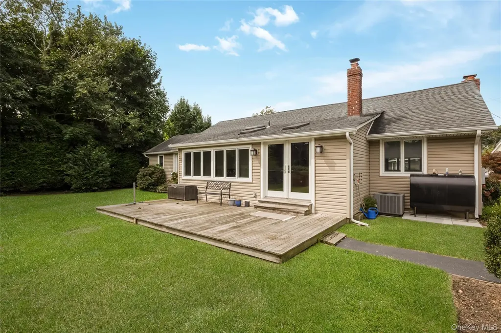 18 Central Avenue Amityville NY 11701