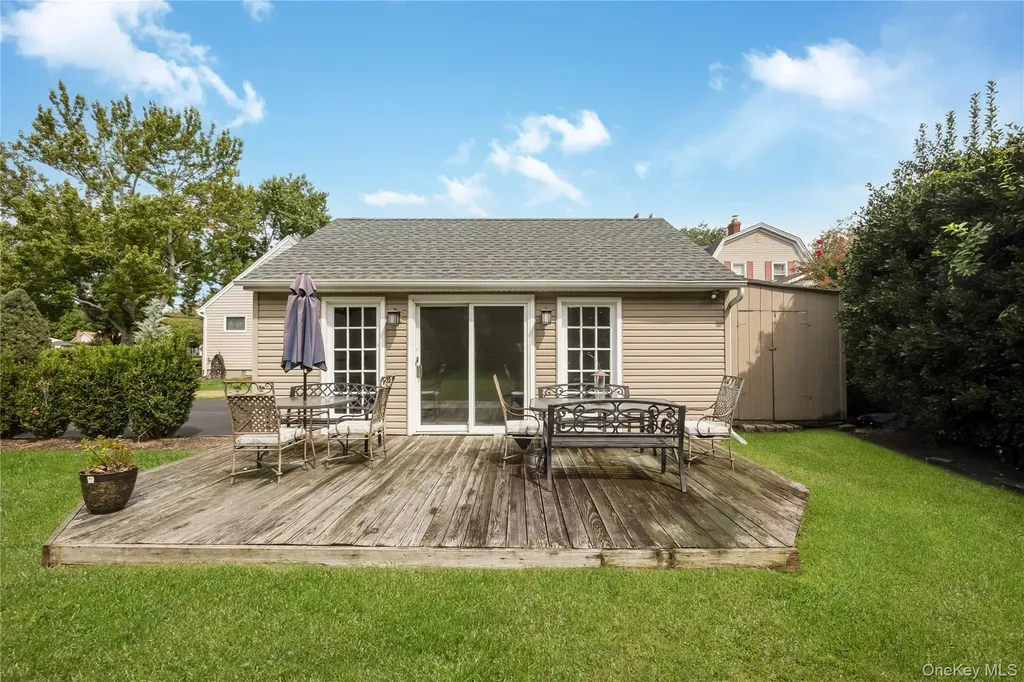 18 Central Avenue Amityville NY 11701